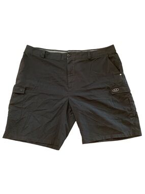 Under Armour Hybrid Black Cargo Shorts Size‎ 42